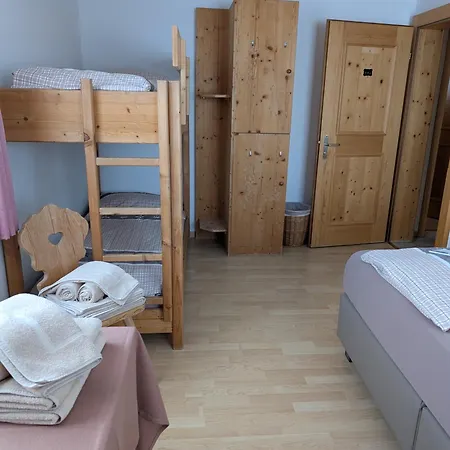 Post, Obermutten Mini-hôtel *