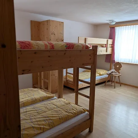 Post, Obermutten Mini-hôtel *