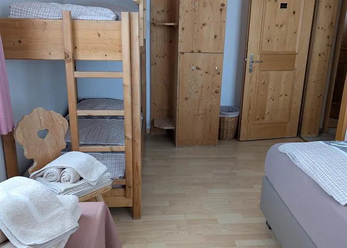 Post, Obermutten Han/Misafirhane *