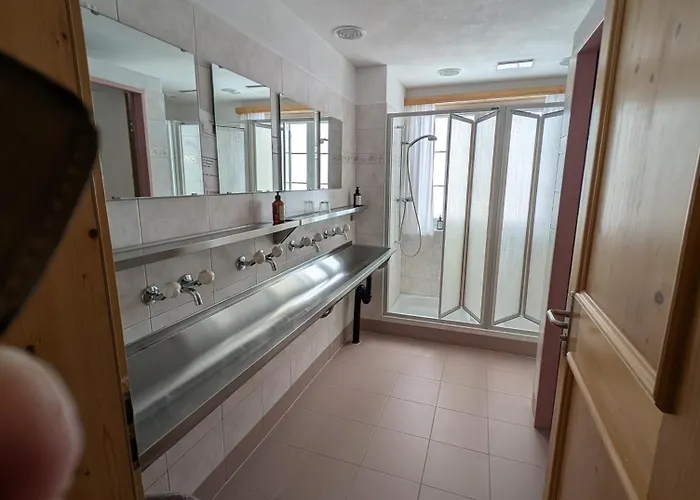 Post, Obermutten Han/Misafirhane Mutten