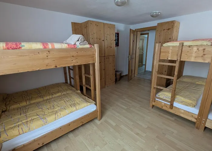 Han/Misafirhane Post, Obermutten *